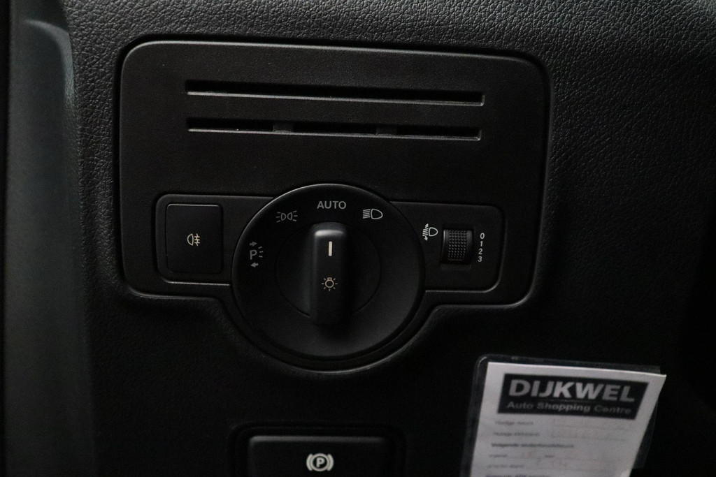 47032379-11.jpg