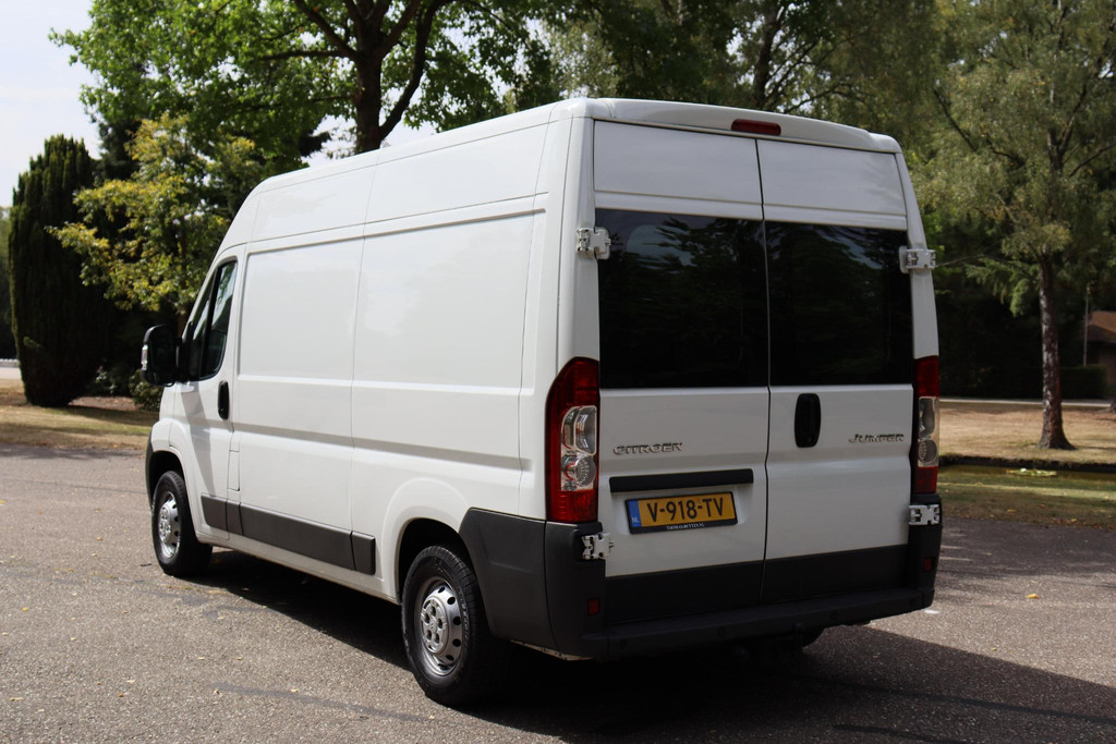 47206569-4.jpg