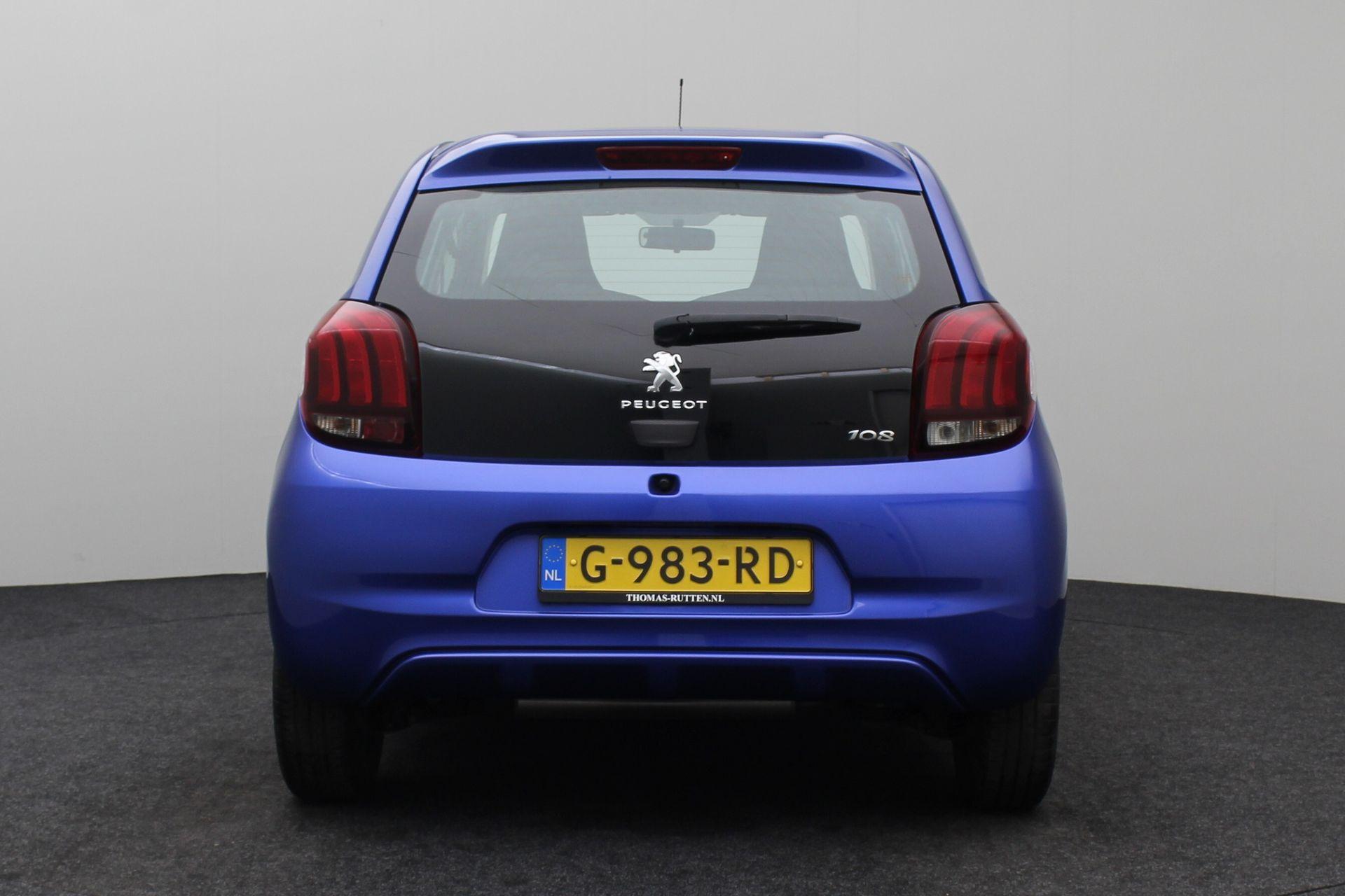 48693578-8.jpg