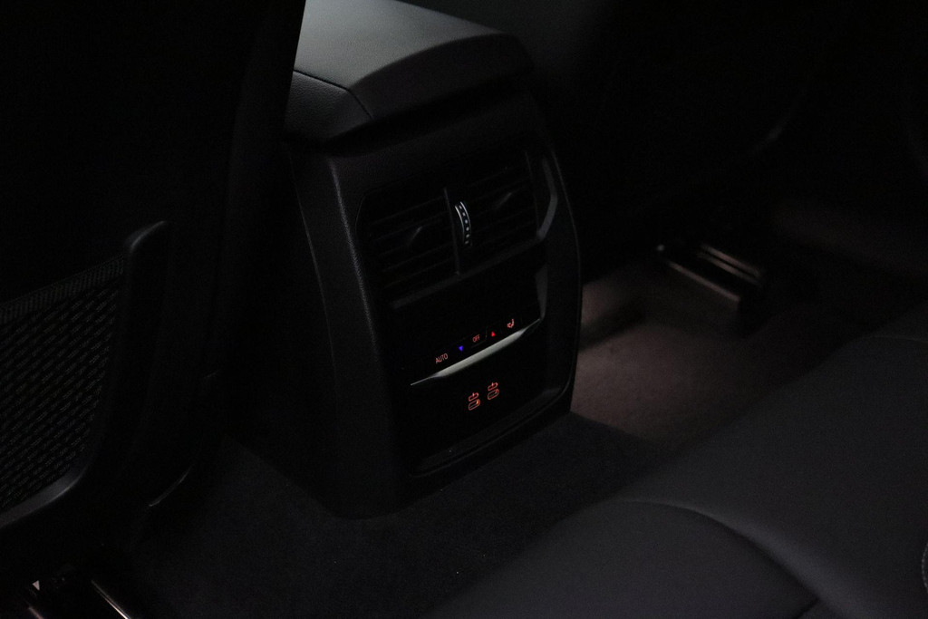 51655505-11.jpg