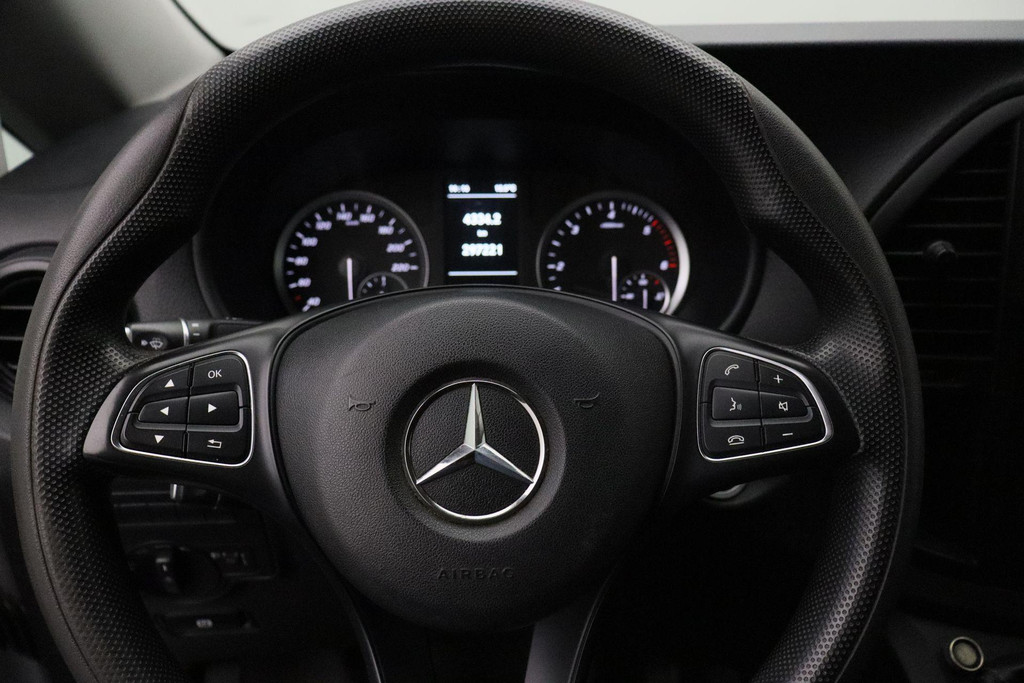 52796462-19.jpg