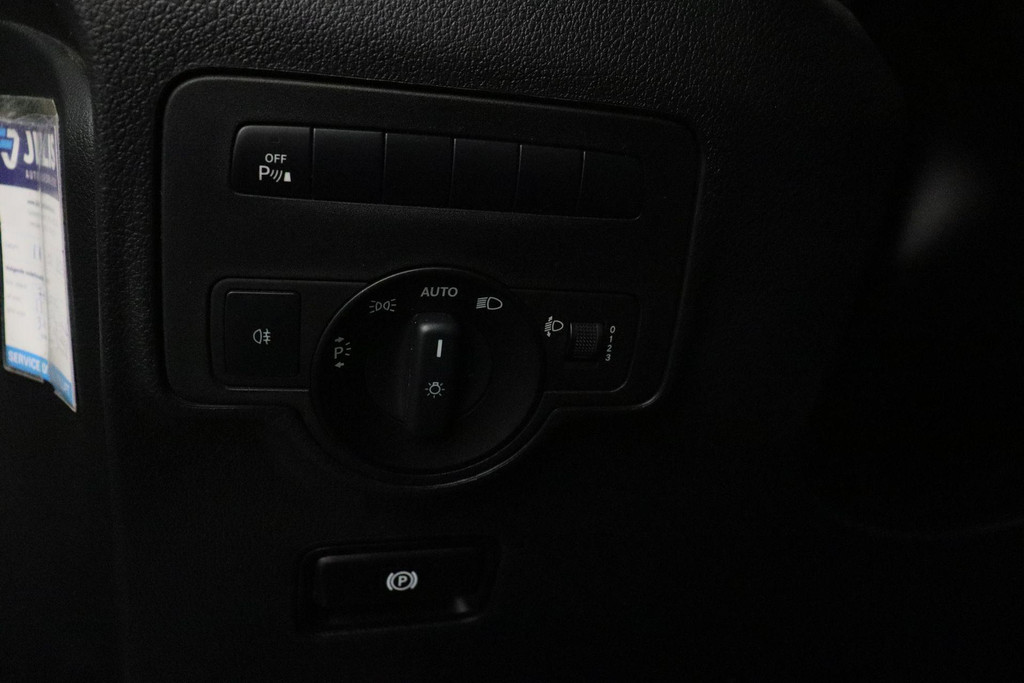 52796462-21.jpg