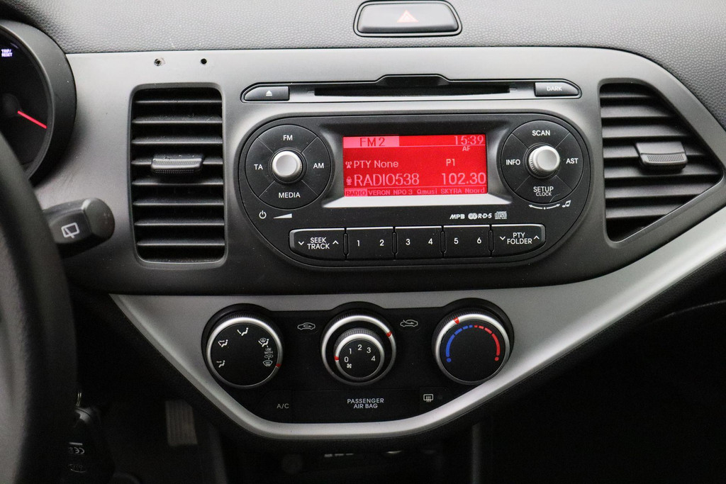 53392819-19.jpg