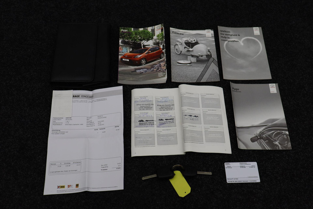 53413850-2.jpg