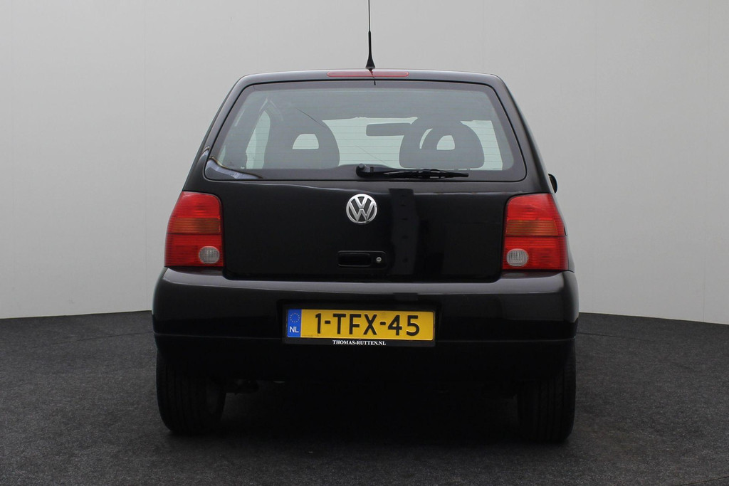 54393745-8.jpg