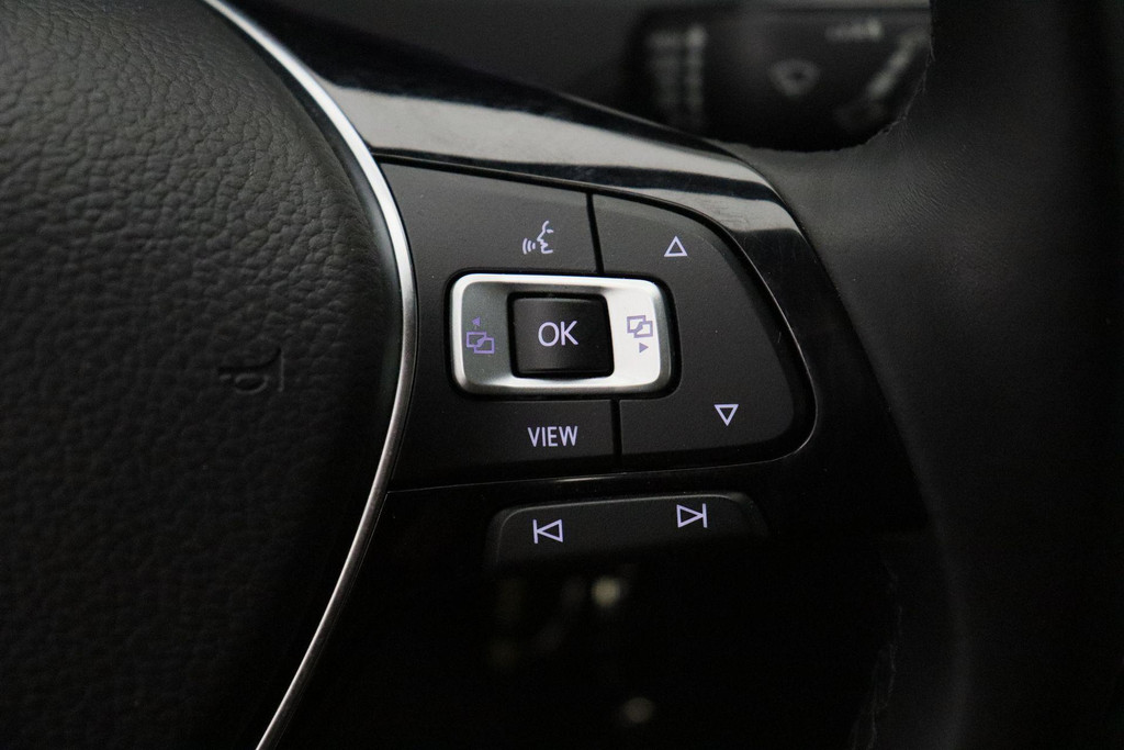 56150890-34.jpg
