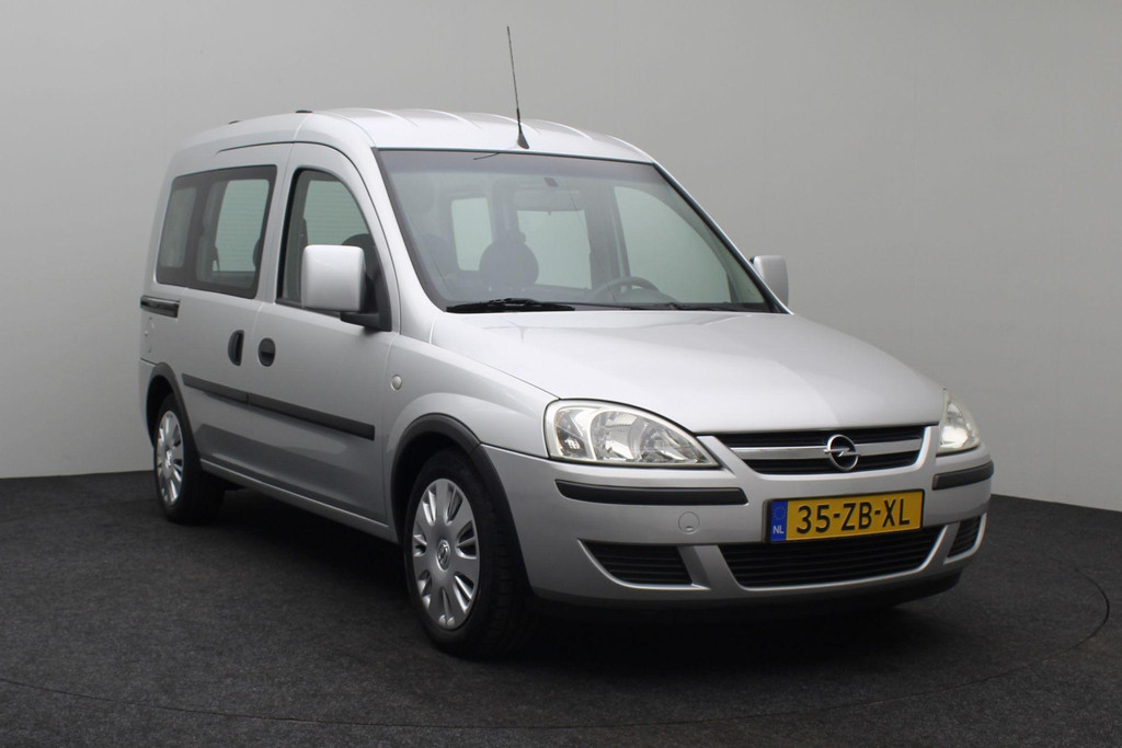 56514824-14.jpg