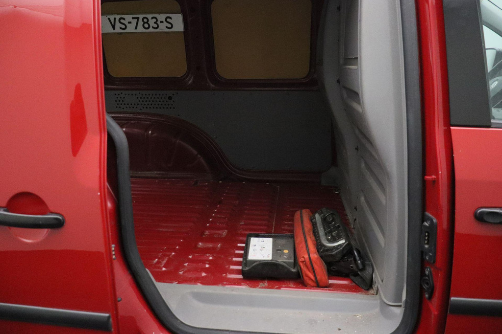 57626260-15.jpg