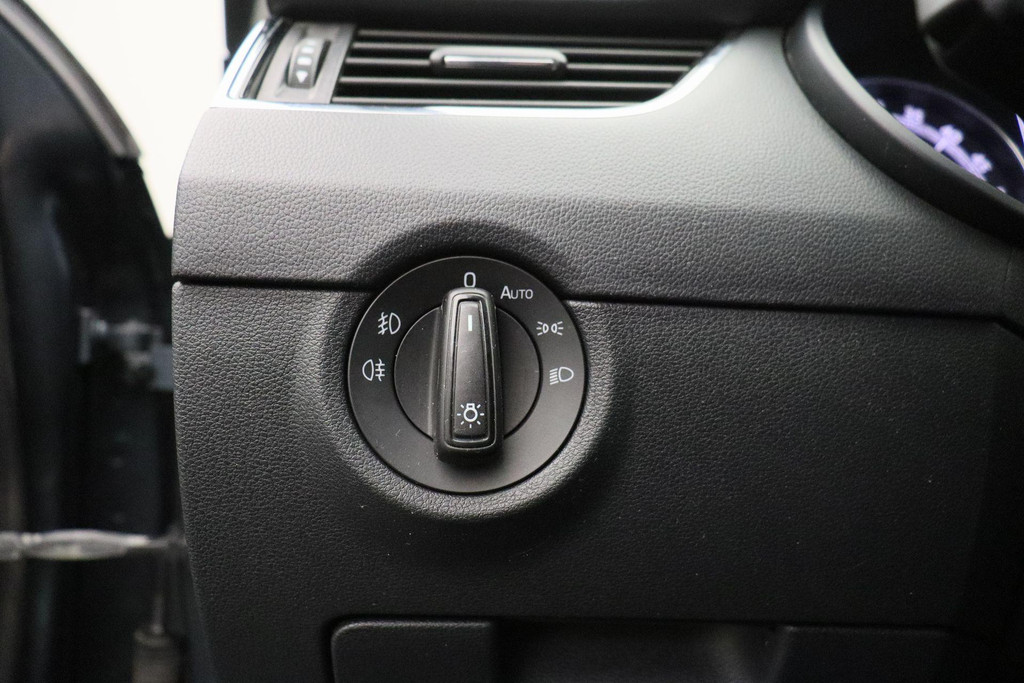 57733098-22.jpg